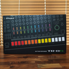 Roland AIRA series  TR-8S Rhythm Performer rhythm machine Audio midi interface