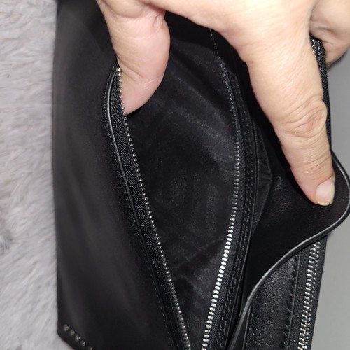 Rebecca Minkoff Borsa Accessorio da Viaggio in Pelle con Cinghia Bagaglio NUOVISSIMA - Foto 3 di 6