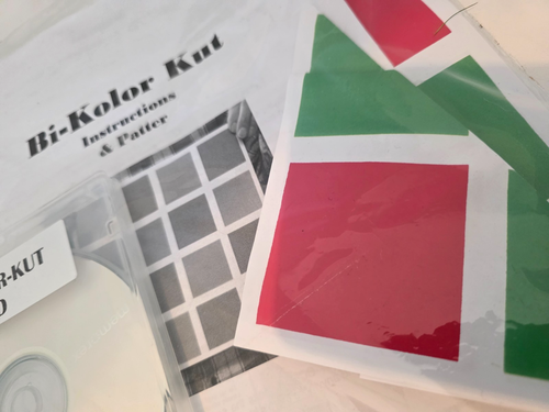 Bi-Kolor Kut Magic Trick Puzzle W/ DVD - Picture 3 of 7
