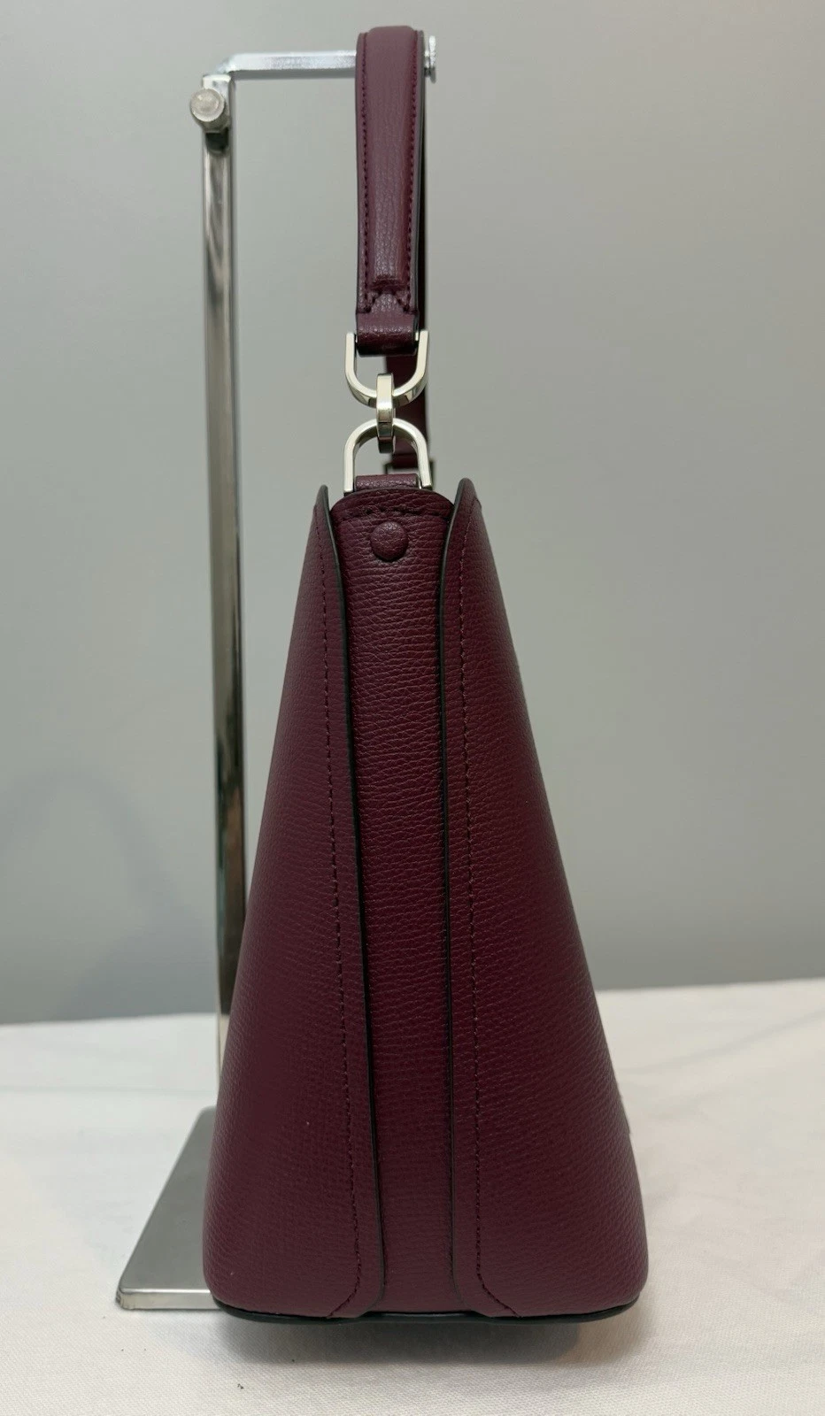 Borsa a tracolla Kate Spade Darcy secchiello mora viola pelle nuova con etichette