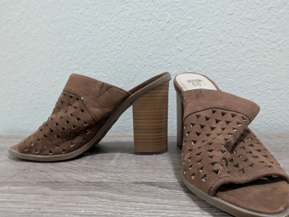 Sandalias perforadas Route 66 ~ Zapatos de tacón bloque de cuero con etiqueta 8M para mujer Foto 4 de 4