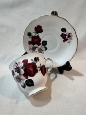 Vintage Queen Anne B 96 5 Tea Cup And Saucer