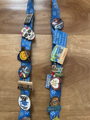 Lotto 18 pezzi vintage cordino spille dipendenti WALMART - Foto 2 di 8