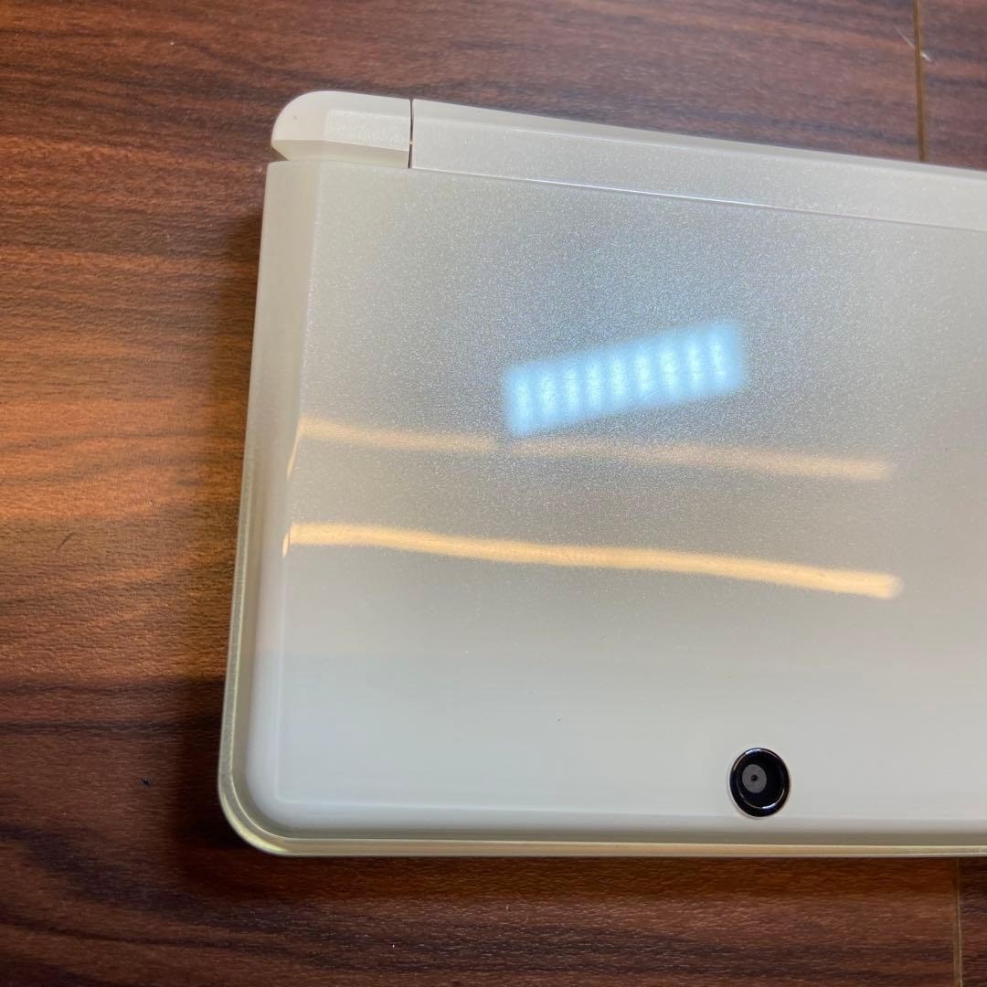 Nintendo 3DS Launch Edition Ice White Handheld System (NTSC-J) for