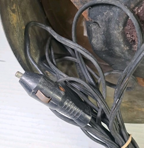 Vintage Beacon Ray Federal Signal 173 Amber Dome Light Works! No ID Plate 12" - Foto 5 di 5