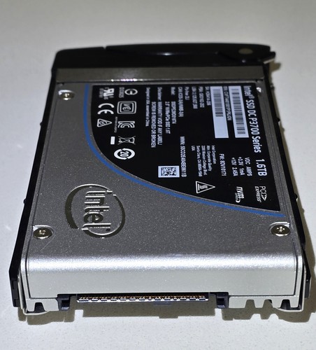 Intel DCP3700 Series 1.6TB  2.5" NVMe PCIe 3.0 SSD w/Caddy - SSDPE2MD016T4 - Picture 3 of 4