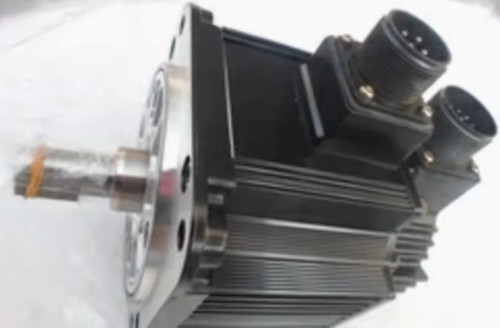 YASKAWA SGMDH-06A2A-YR13 AC Servo Motor - Picture 5 of 5