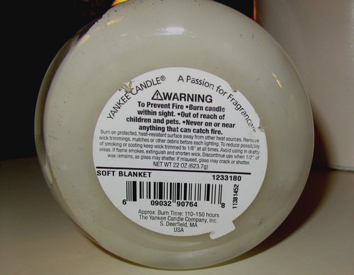 Yankee Candle 2011 "SOFT BLANKET" DEERFIELD FLAGSHIP EXCLUSIVE 22 oz. ~RARE~NEW - Picture 4 of 4