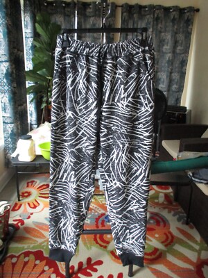 LuLaRoe Jax Small NWOT Black Gray White Joggers Sweatpants