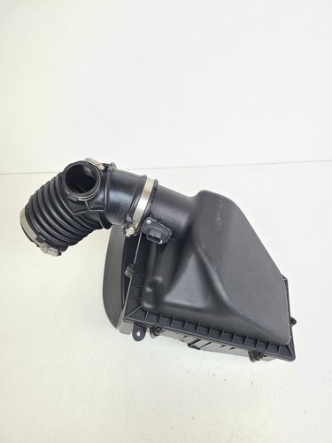 2017-2023 BMW 530I G30 2.0L XDRIVE ENGINE AIR CLEANER AIR INTAKE BOX DUCT TUBE  - Picture 2 of 24