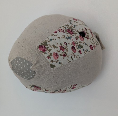 Wandmontierter Stoff Tierkopf ziemlich perfektes Geschenk von Langs - neu mit Etikett - Bild 10 von 10