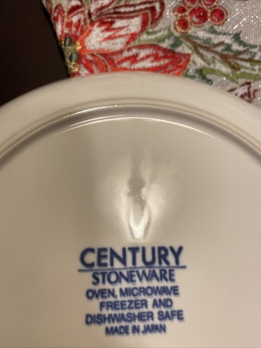 CENTURY STONEWARE blue and white leaf patterm set of three dessert plates - Picture 4 of 4