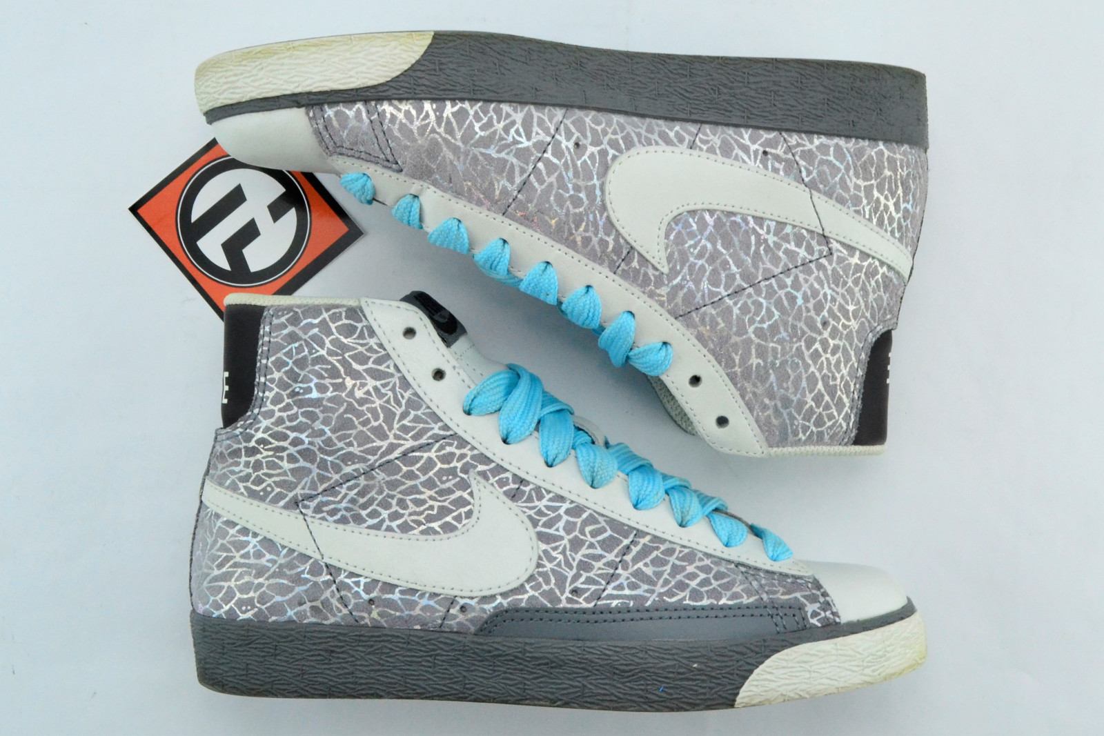 Nike Blazer High Cool Grey Metallic Summit White Women's Size 317808 7 317808 Size 011 684420 Nike Blazer High Cool Grey Metallic Summit White Women's Size 317808 7 317808 Size 011 684420