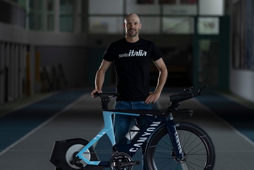 SELLE ITALIA WATT 3D KIT CARBONIO SUPERFLOW CARBON RAILS 3D TRIATHLON TT SADDLE - Picture 8 of 10