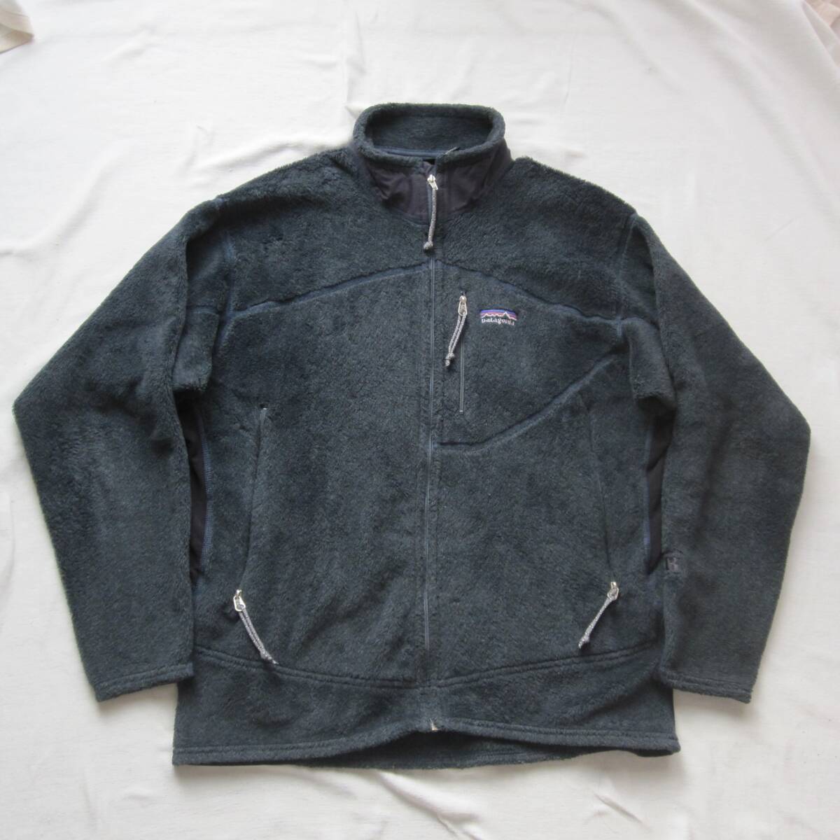 Patagonia R2 Jacket (L) 2001 Embroidered Logo USA mars Patagonia R2 Jacket (L) 2001 Embroidered Logo USA mars