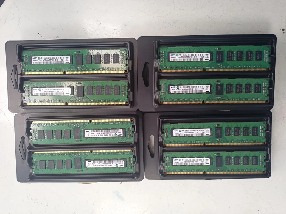 Lot de 36 serveurs RAM Samsung 2 Go 2 Rx8 PC3 -10600R-9-10-B0 D2 M393B5673EH1... - Photo 2/4