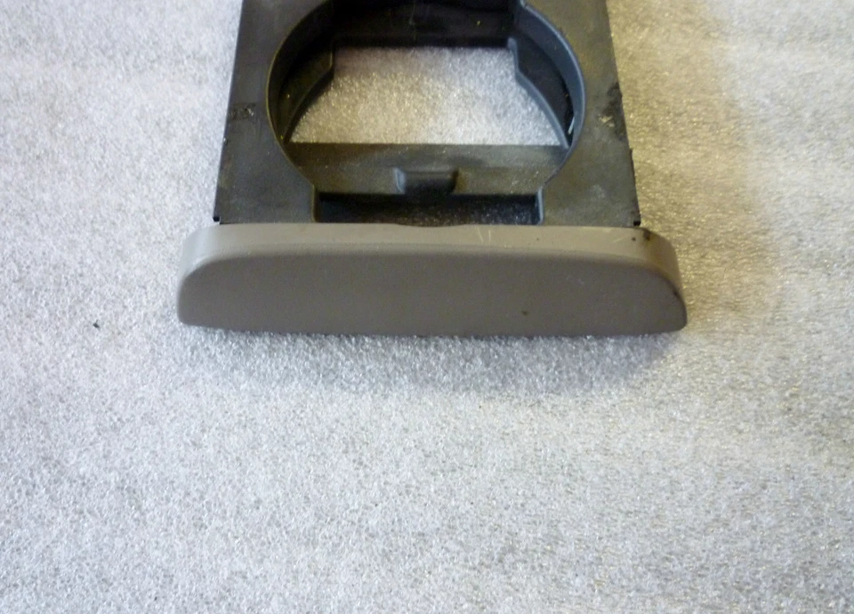 E515-5221-500 2000 INFINITI I30 DELANTERO DERECHO MARRÓN PORTAVASOS G-17 Foto 2 de 4