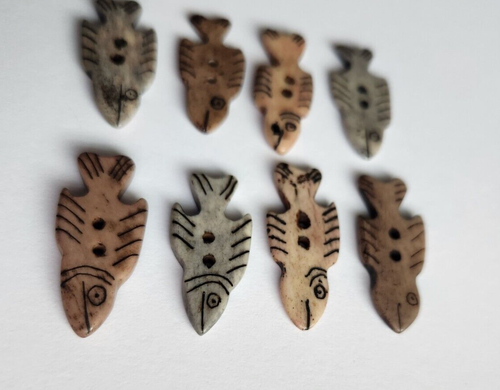 2-hole Fish Buttons - Picture 6 of 23