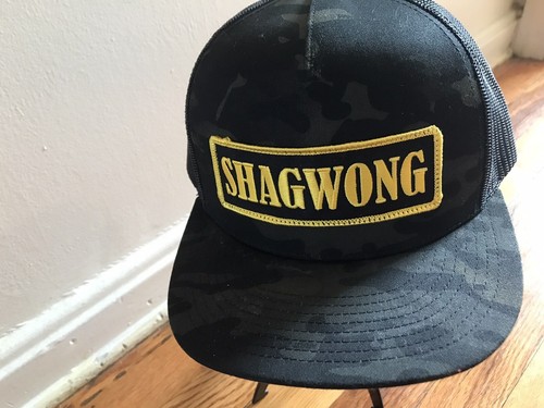 Cappello camionista Shagwong Tavern Moutauk NY mimetico ricamato caccia taglia unica uomo - Foto 3 di 9