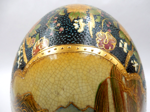 ANTIQUE SATSUMA GOLD GILDED HAND-PAINTED 9" CRACKLED GLAZE PORCELAIN EGG - Picture 13 of 16