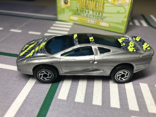 Matchbox 3 x Jaguar XJ 220 Premiere Superfast 1/72, 1:64 1992 Tyco Collection - Picture 5 of 9