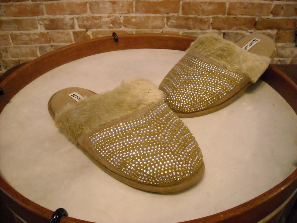 Naturalizer Tan Glitzy Jeweled Memory Foam Scuff Slipper L 9-10 NEW Naturalizer Tan Glitzy Jeweled Memory Foam Scuff Slipper L 9-10 NEW