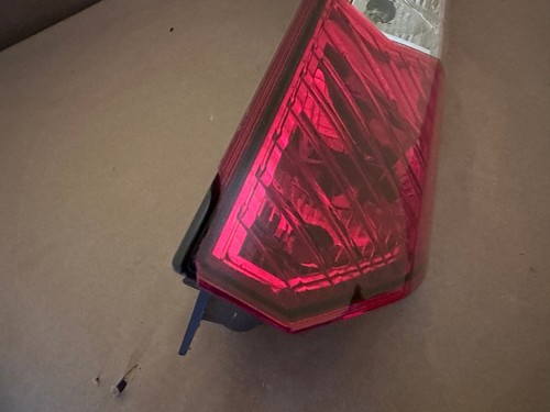 Luz trasera derecha Transit Connect lado del pasajero nueva chip pequeño en el borde 14+ - Imagen 14 de 17