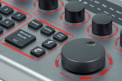 SabineCast Bluetooth Mixer with Built in Audio Interface and Microphone Bundle - Picture 3 of 13