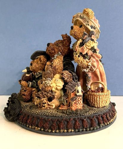 Boyds Bears figurine "Gary, Tina, Matt & Bailey ...From Our Home"  #227804 ©1999 - Picture 3 of 12