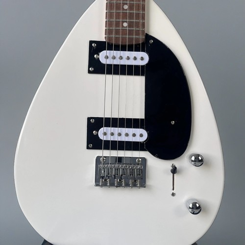 Guitarra Eléctrica Blanca 6 Cuerdas Cuerpo Sólido Cuello de Arce Diapasón de Palisandro VOX - Imagen 5 de 9