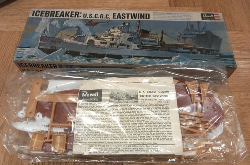 Vintage 1966 Revell ICEBREAKER Eastwind U.S.C.G.C. Package sealed - Foto 2 di 6
