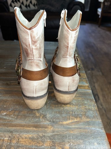Roper Women's 8 White Tan Fashion Boot Slip On Zip Up Western New - Picture 5 of 10