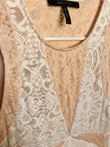 BCBGMAXAZRIA Meilani Kleid weiß & hellrosa Spitze asymmetrischer Saum Größe Small - Bild 6 von 9