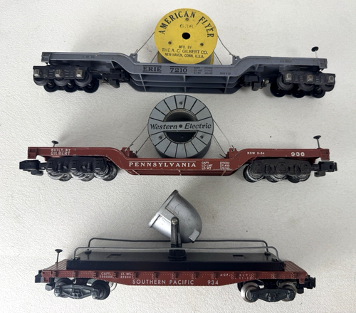 Lot (3) American Flyer S Gauge Depressed Flat Cars w/ Wire Spools & Searchlight - Picture 2 of 10