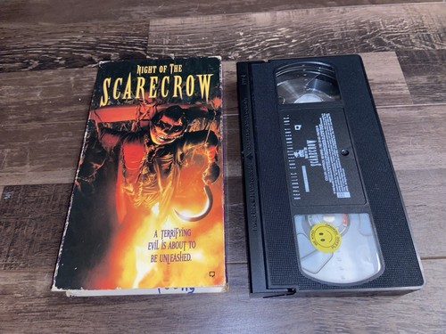 NIGHT OF THE SCARECROW VHS Tape, 1994 Horror Slasher Republic Pictures HTF OOP - Picture 2 of 8