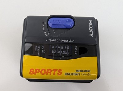 Sony Sports Mega Bass Walkman FM/AM Radio WM-FS393 Vintage Tested Work