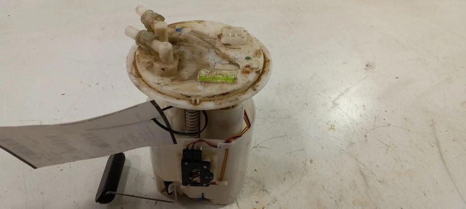 Топливный насос в сборе 2,5 л без турбонаддува подходит для Subaru Legacy 10-11 годов выпуска - Изображение 2 из 4