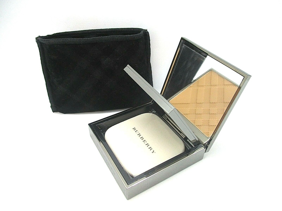 Burberry Sheer Foundation Luminous Compact Trench 11 8 g 28 oz