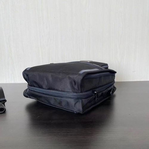 TUMI Alpha 3 Medium Travel Tote Black 2203117 Shoulder Bag Popular Model Black - Picture 23 of 24