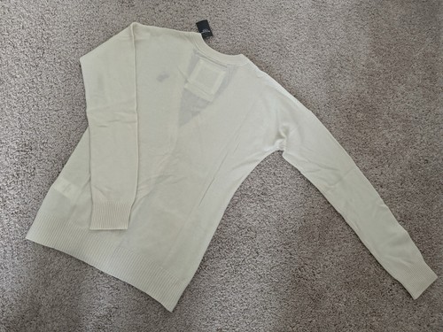 NWT Abercrombie & Fitch 100%Cashmere V-neck Cardigan Cream Womens Size Medium - Picture 6 of 6