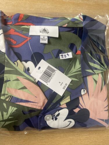 NWT MEN'S WALT DISNEY PARKS SHORT SLEEVE/BUTTON DOWN HAWAIIAN SHIRT SZ SMALL - Picture 10 of 10