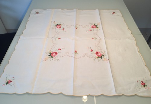 Alte Tischdecke Mitteldecke 680/18 - Picture 1 of 6