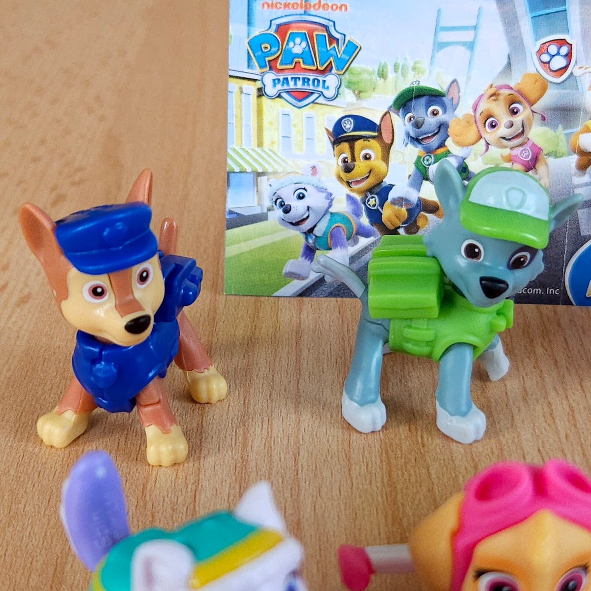 PAW Patrol フィギュアとミニカーセット パウ・パトロール パウっと集合！フィギュアギフトパック｜パウ