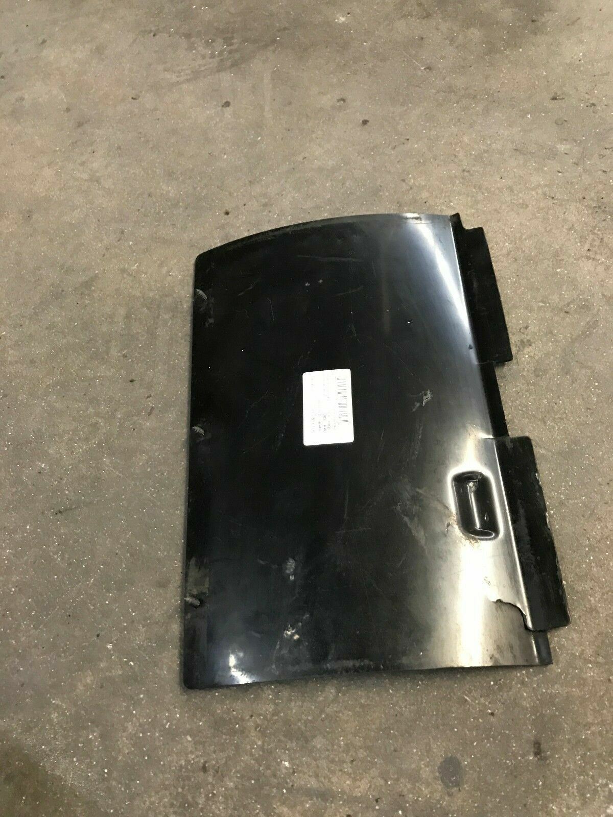 LAMBORGHINI MURCIELAGO 640 FRONT RIGHT WHEEL ARCH CHECKING LID OEM 410821108