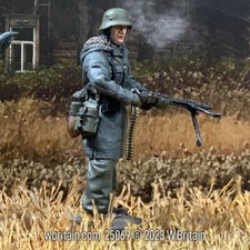 W.Britain 25069 Waffen SS Grenadier in Kharkov Parka with MG42 Britains