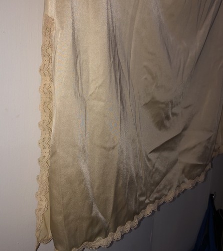 Vanity Fair Nylon Half Slip 1” Lace Trim 7” Side Slip Size Large Womens - Picture 10 of 16