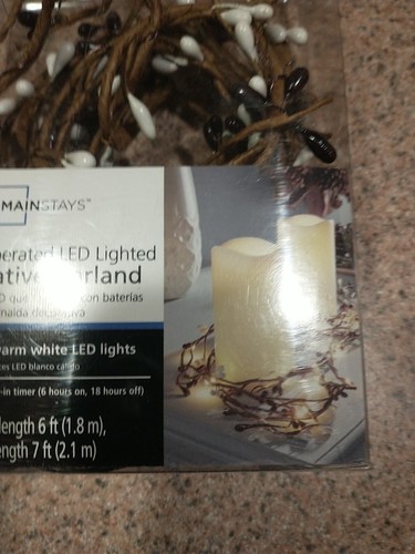 Garland Mainstays Battery Operated Black/White Berries Lighted Country Decor NEW - Picture 9 of 10