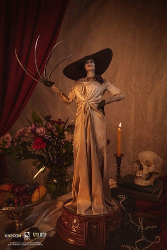 PUREARTS Resident Evil 8 Village Lady Dimitrescu ¼ Quarter Scale Statue Figure - Picture 1 of 9