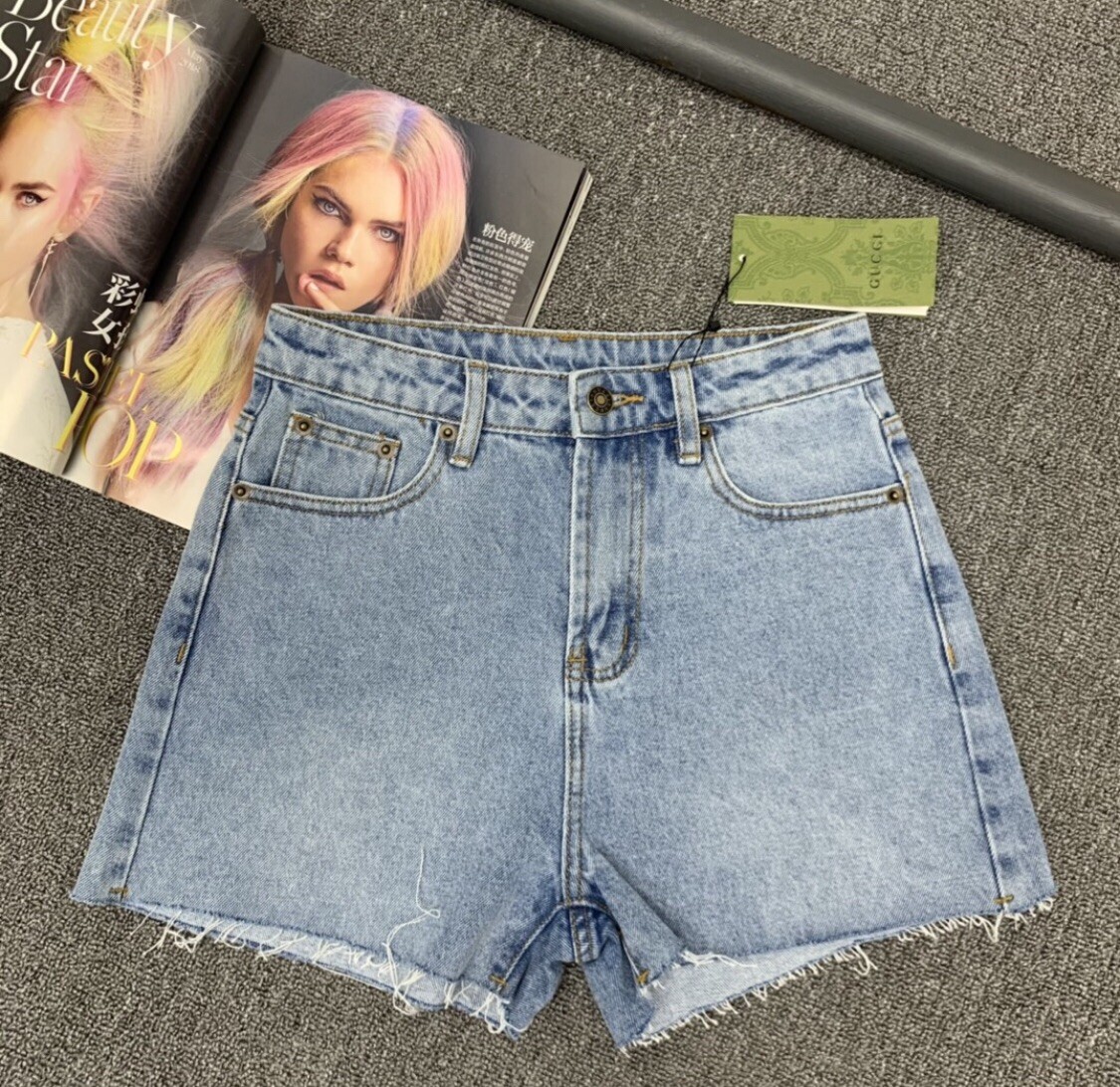 GUCCI x DORAEMON デニムショートパンツ Gucci X Doraemon Eco-Denim Shorts - Blue | Editorialist
