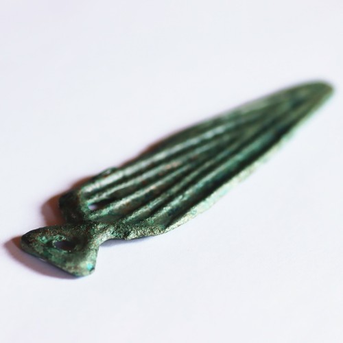 GORGEOUS BRONZE AGE AMULET. DAGGER REPRESENTATION. KOBAN CULTURE - Picture 6 of 7